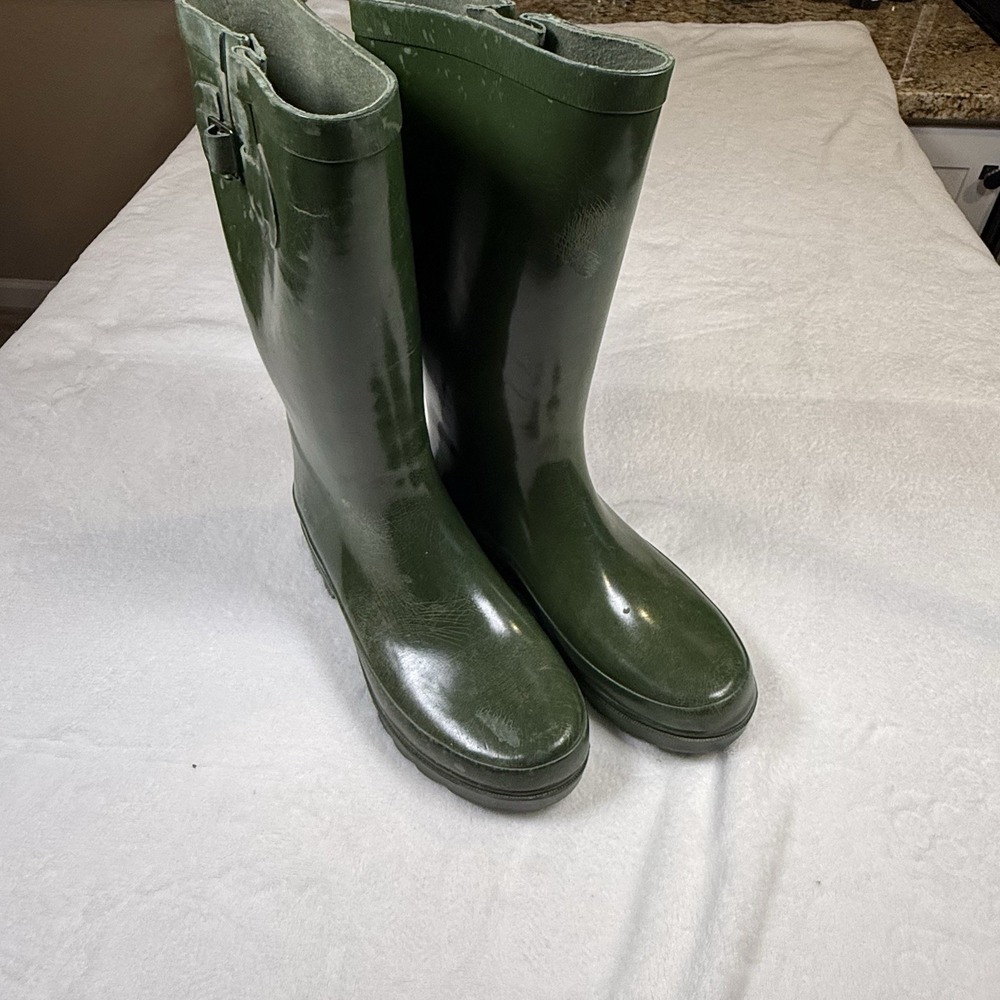 Sugar Robby Women’s Rain Boots Size 9M Green Tall Rubber Buckle M1093
